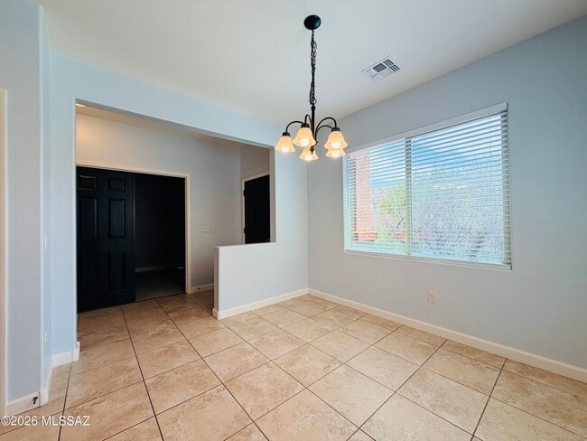 Building Photo - 9859 N Crook Ln