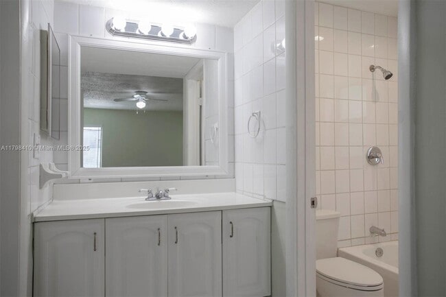 Building Photo - 10975 SW 158th Terrace