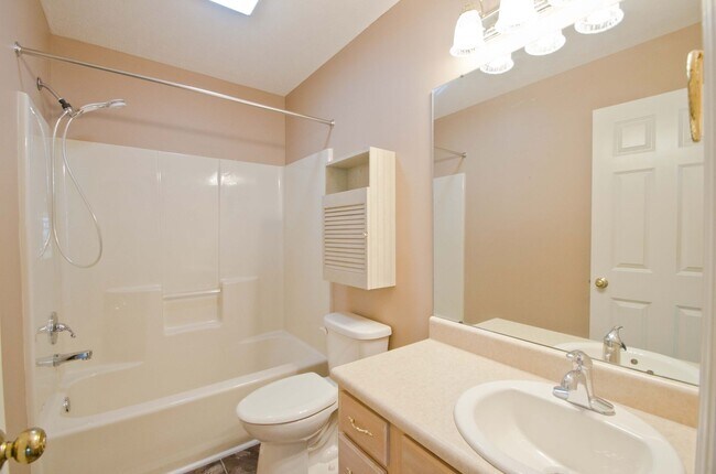 Building Photo - Lovely 3 bed 2 bath in East Limestone minutes to Athens!