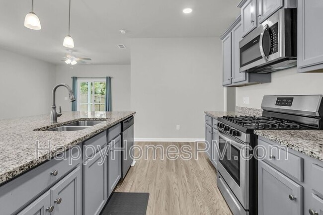 Building Photo - 9678 Roseberry St