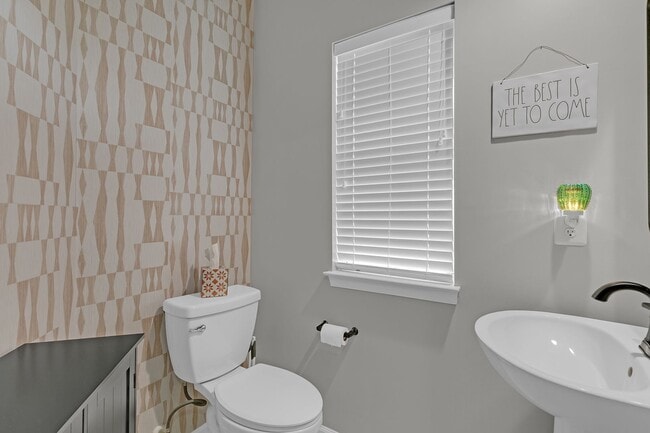 Building Photo - Call Sabrina Thomas at 757-767-0767 for more information