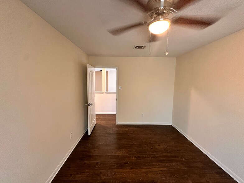 Building Photo - Room in Single Family Home on Fort Grant Dr