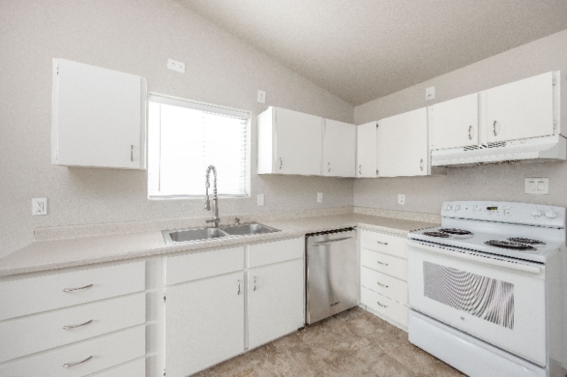 Building Photo - 520 20th St