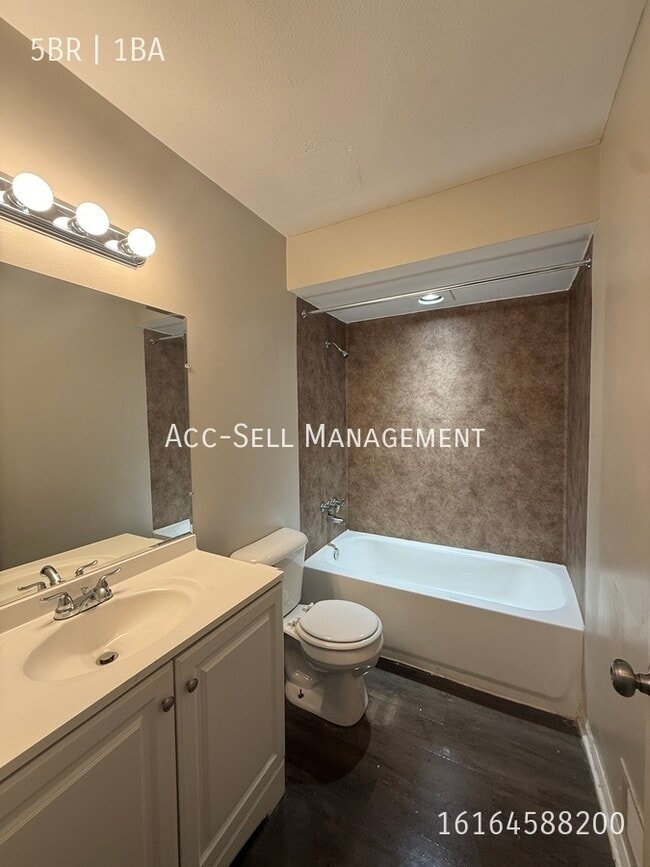 Building Photo - 5231 Rich-