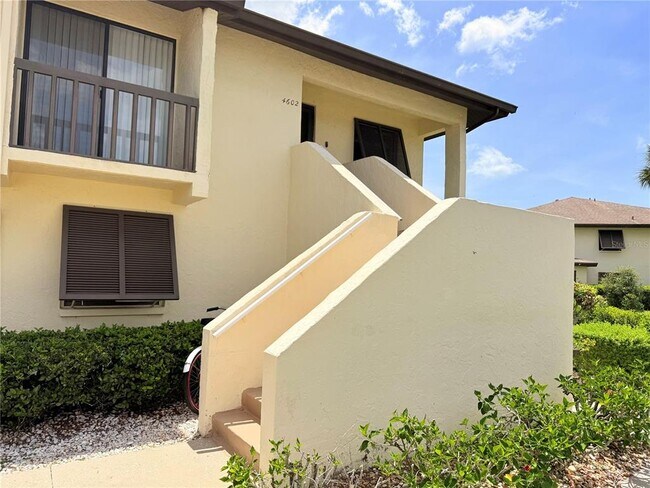 Building Photo - 4602 Longwater Chase