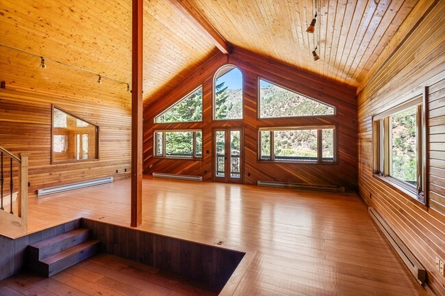 Building Photo - 377 Crystal Ln
