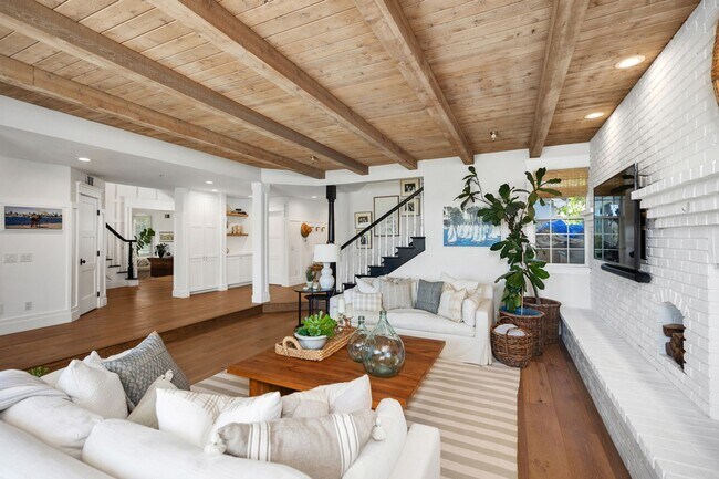 Building Photo - Luxury Ocean View Home in Sea Pointe Estat...