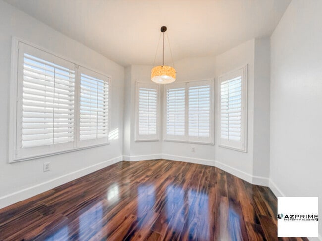 Building Photo - Gorgeous 3/2 Phoenix House - Vaulted Ceili...
