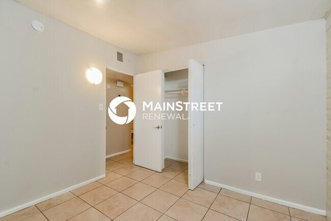 Building Photo - 3 Bedroom Pet-Friendly Home in Tucson, AZ ...