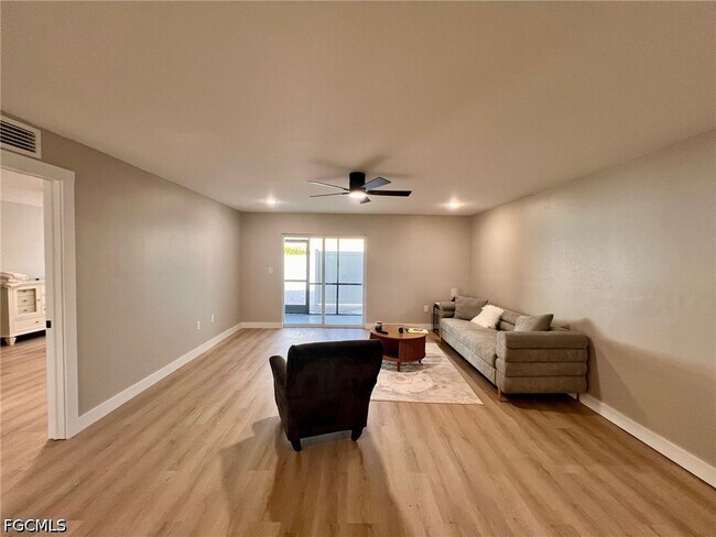 Building Photo - 4102 SE 19th Pl