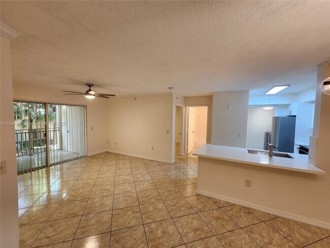 Building Photo - 2433 Centergate Dr