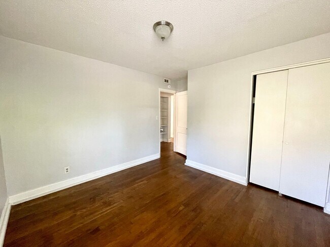 Building Photo - Hampton Hills subdivision. Close to Ft. Ja...
