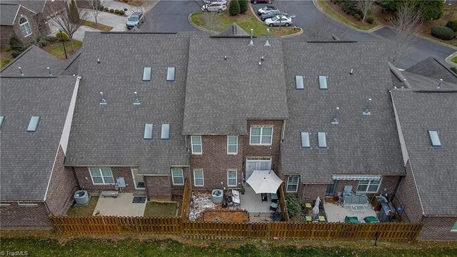 Building Photo - Earn Wealth While Leasing - Like a Homeowner - Lease to Own