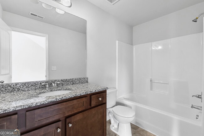 Building Photo - 1969 Old Dogwood