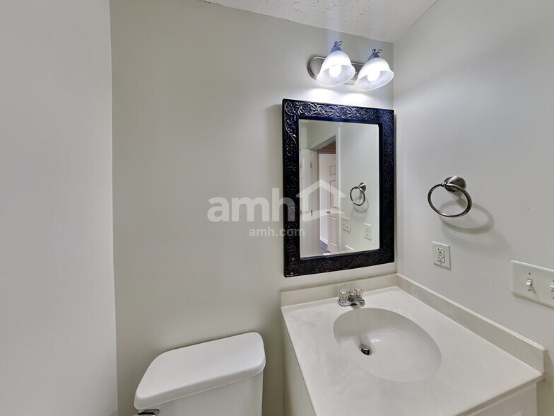 Building Photo - 441 Remington Ave