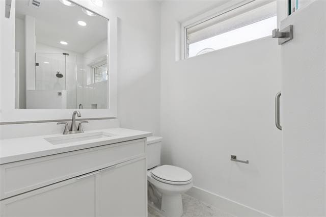 Building Photo - 1000 W 10th St