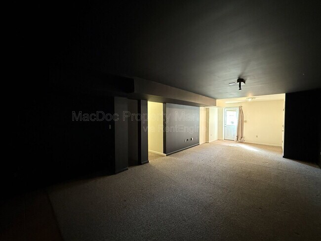 Building Photo - 10500 Westfield Ln
