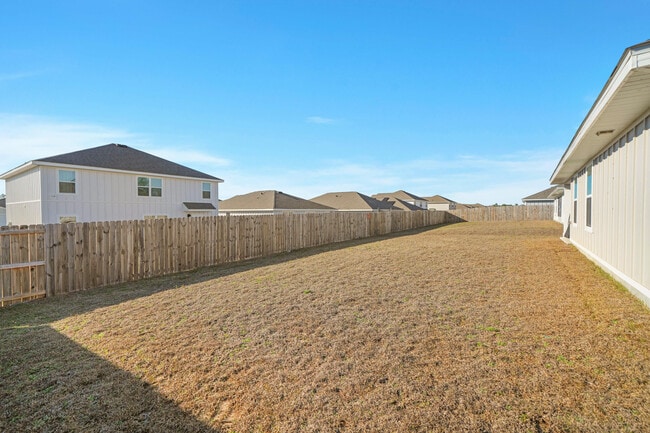 Building Photo - 526 Mary Lou Way