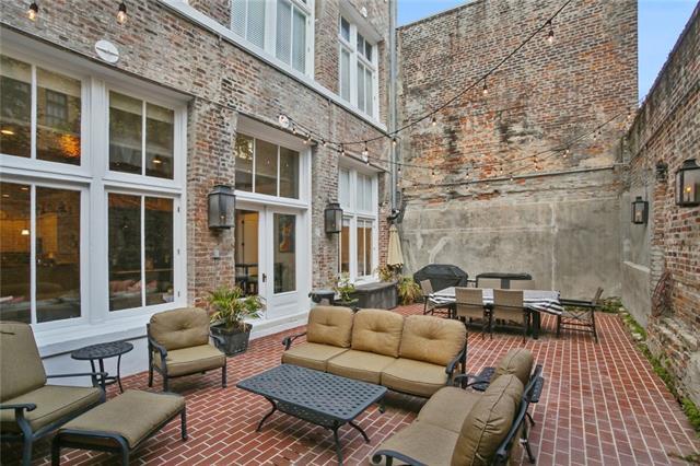 Building Photo - 216 Chartres St