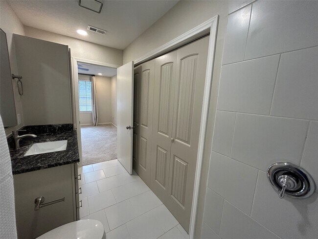 Building Photo - 7761 High Village Dr