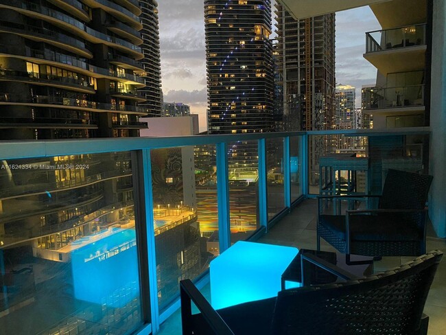 Building Photo - 1050 Brickell Ave