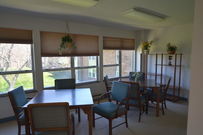 Primary Photo - Lake Forest Apartments - 62+ Senior Housing