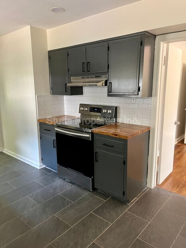 Building Photo - 1813 Tune Ave