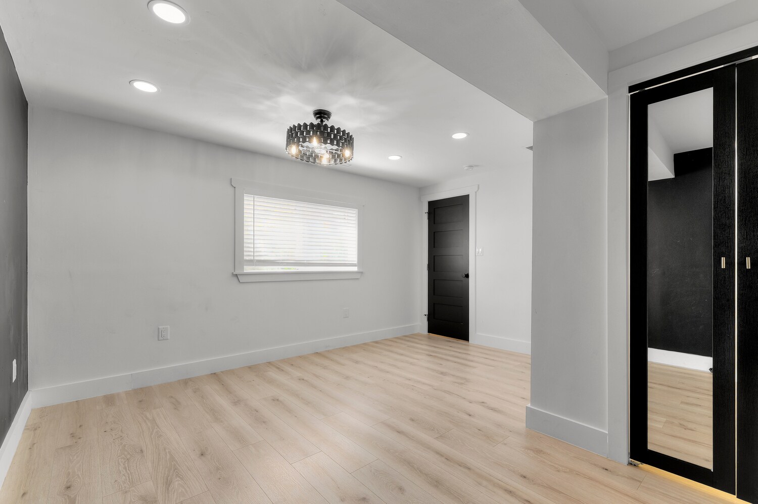 Building Photo - 4054 E Mohican Dr