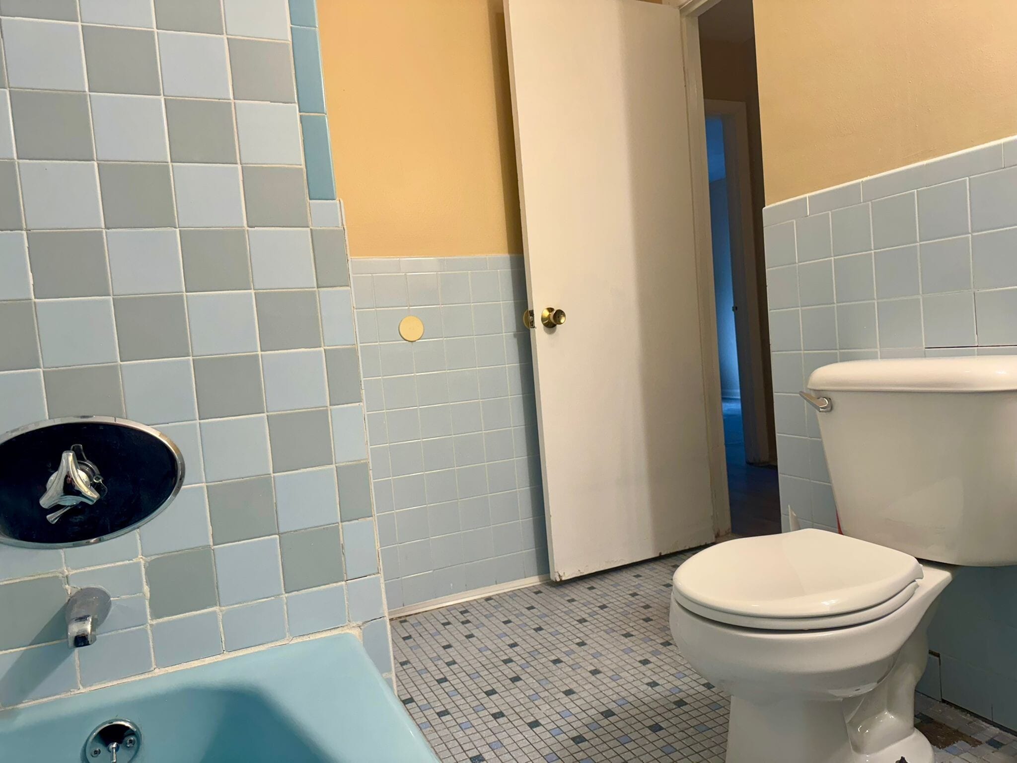 Building Photo - 32 Whites Ave