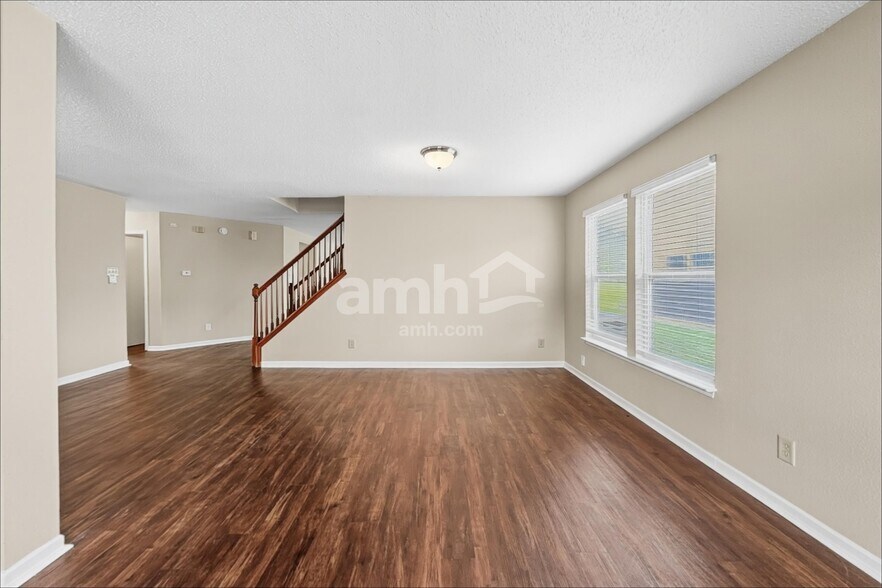 Building Photo - 8629 Blooming Grove Dr