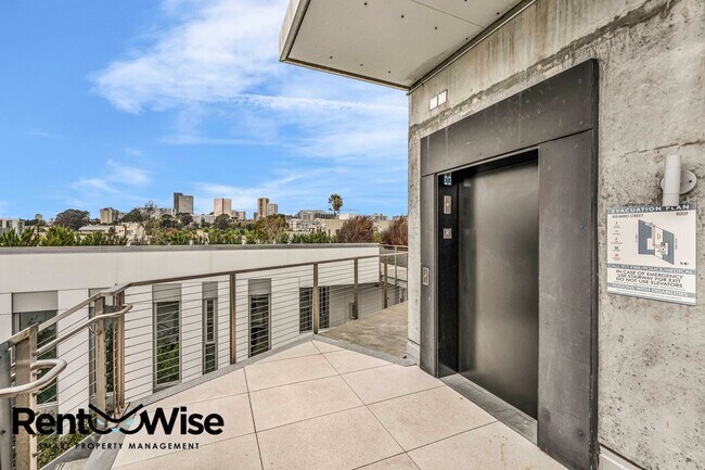 Building Photo - 450 Hayes St