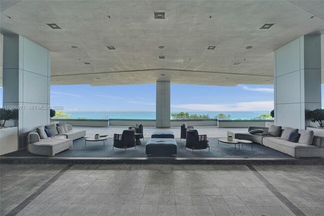 Building Photo - 17121 Collins Ave