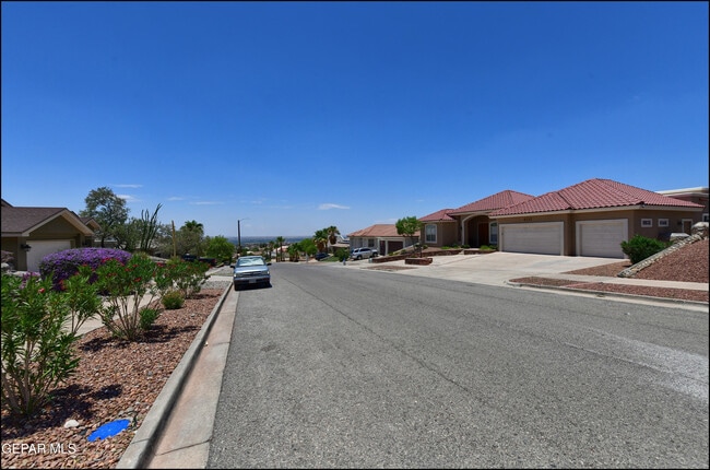 Building Photo - 6732 Pearl Ridge Dr