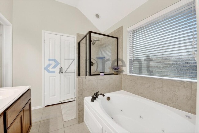 Building Photo - 1301 Raleigh Path