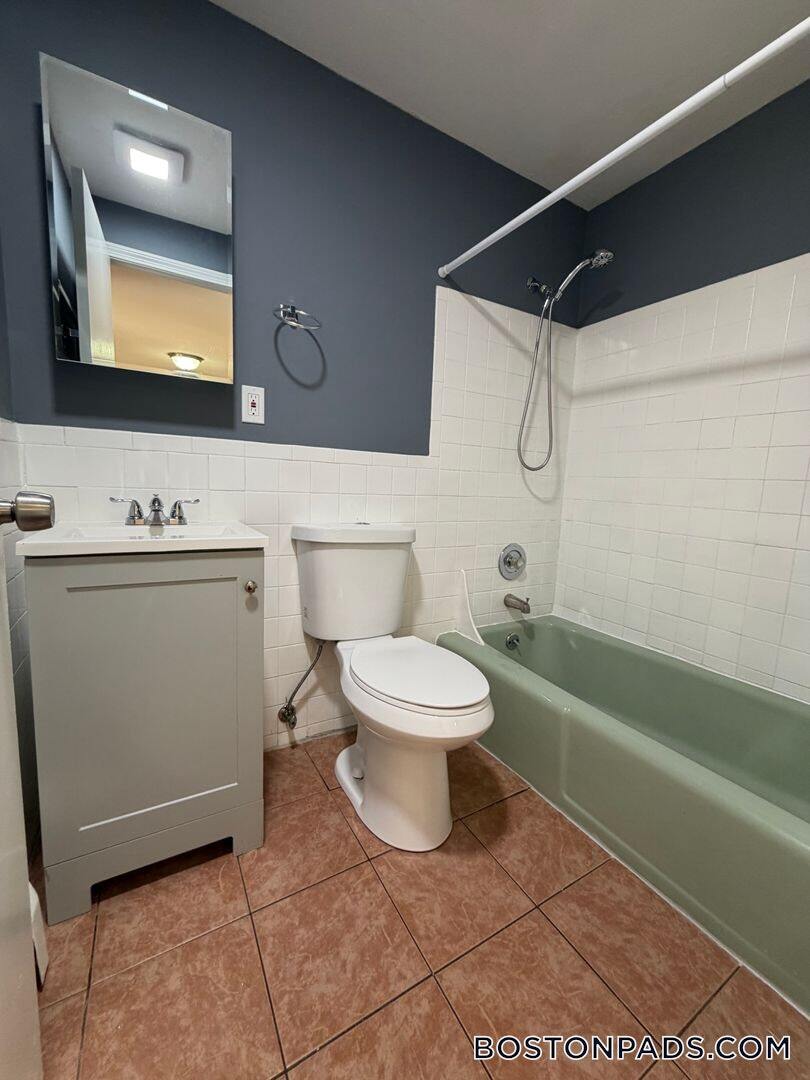 Building Photo - 148 Willard St