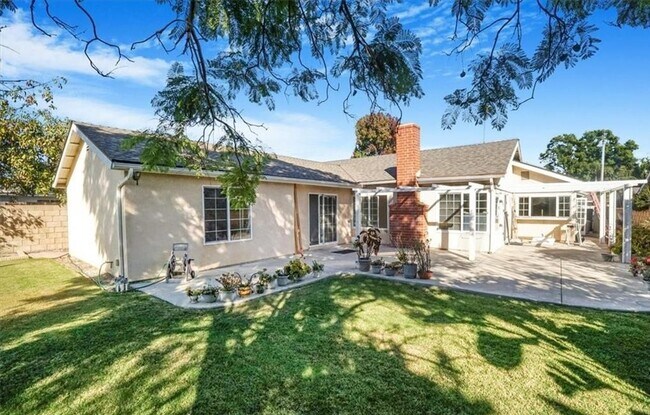 Building Photo - 24121 El Tiradore Cir