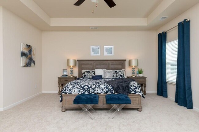 Building Photo - 1856 Hanover W Dr