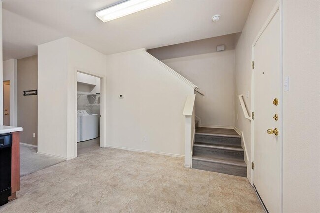 Building Photo - 14412 Lewis Carroll Ln