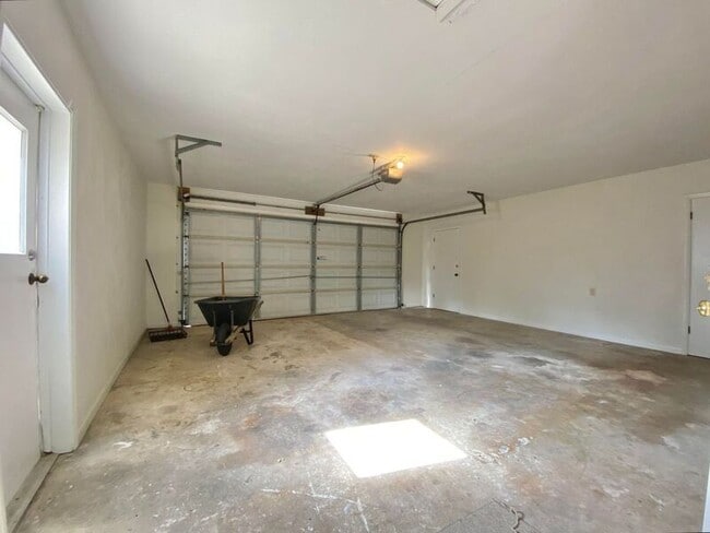 Building Photo - 1211 Jaffa St