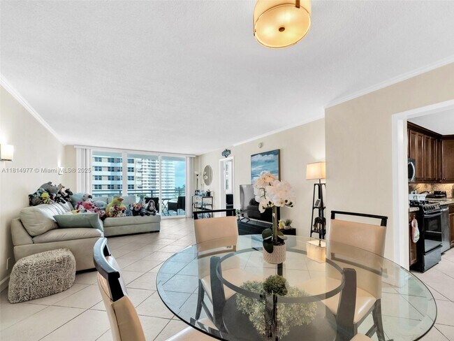 Building Photo - 2030 S Ocean Dr