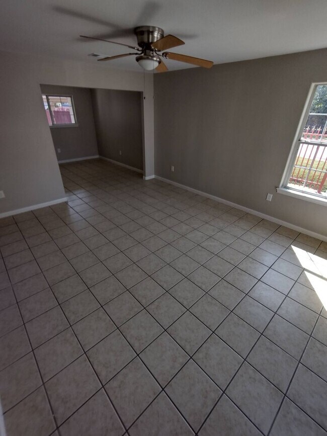 Duplex For Lease 815 Cravens St Houston TX 77076 Apartment Finder