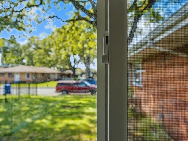 Building Photo - Duplex: 2 Bedrooms - Salem SE