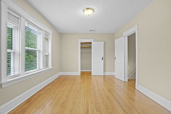 Building Photo - Pershing