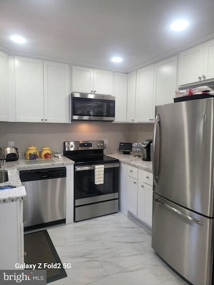 Building Photo - 16309 Holly Hill Dr