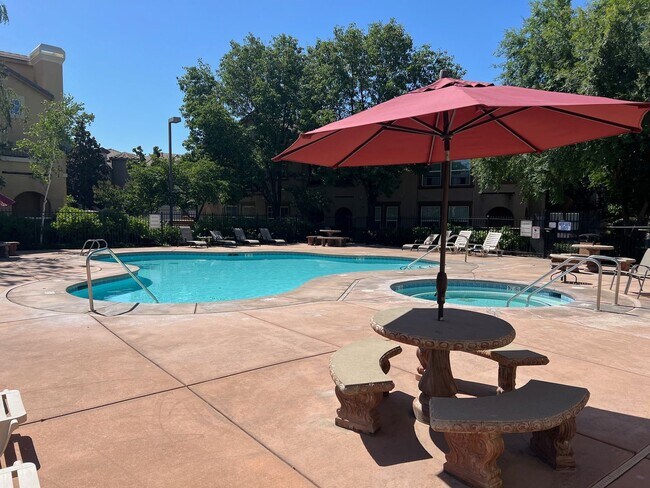 Building Photo - Luxury Condo in Natomas!