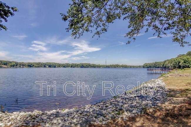 Building Photo - 404 Topaz Trail