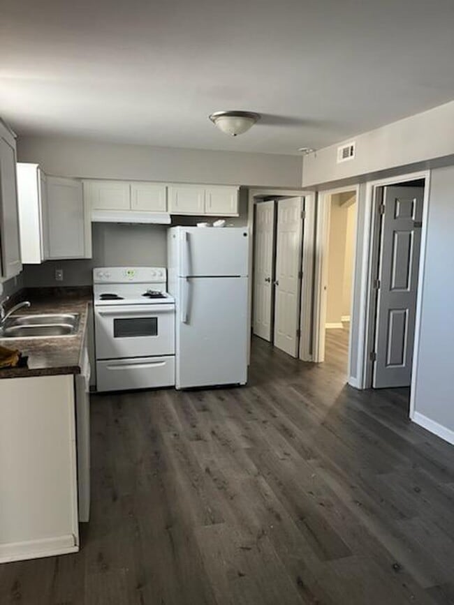 Primary Photo - 1 Bedroom House in Country $650/Month