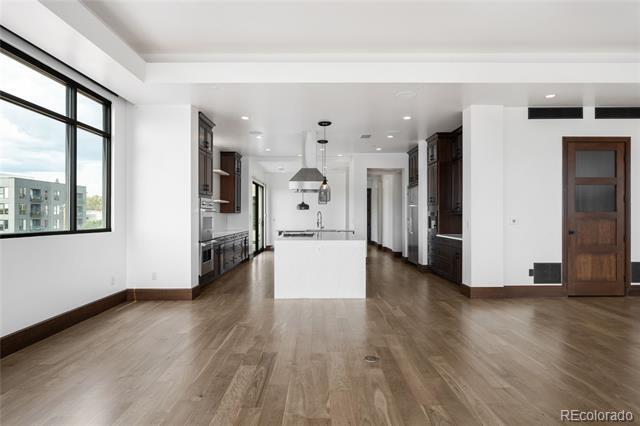 Building Photo - 1665 Central St