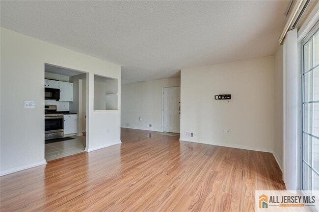 Building Photo - 69 Amberly Ct