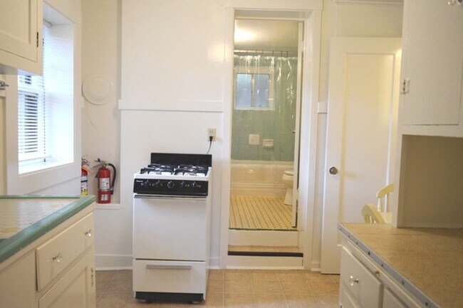 Building Photo - Turney508